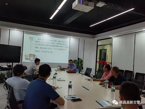 高新交警大隊(duì)深入企業(yè)開展交通安全宣講，傾聽民聲促進(jìn)警民溝通